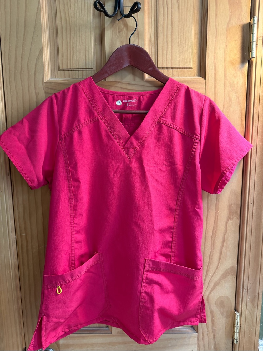 Women's V-Neck Scrub Top - Hot Pink